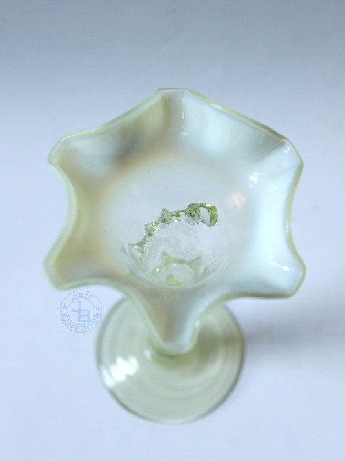 アンティーク　ウランガラス　花瓶　リリー