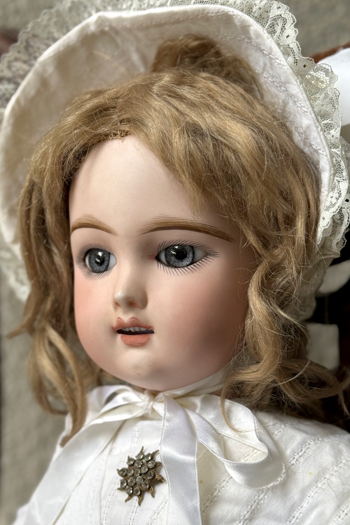 Antique EDEN BEBE 12