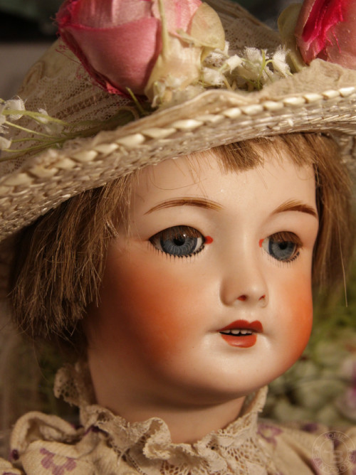 Antique Doll UNIS FRANCE
