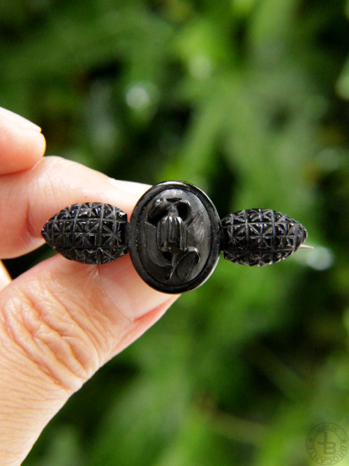 アンティーク ヴィクトリアン ジェット ブローチ antique victorian jet brooch