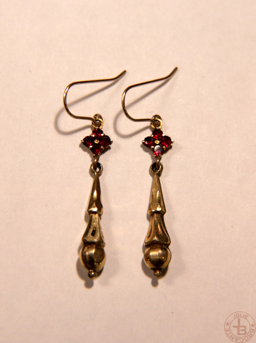 アンティーク ガーネット Antique Garnet