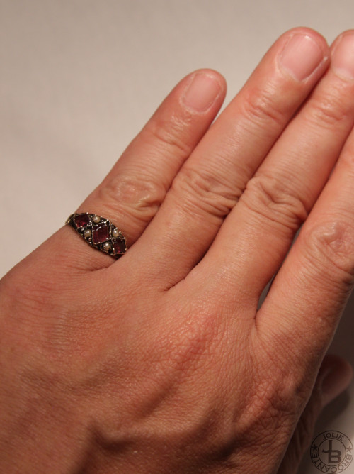 アンティーク ガーネット Antique Garnet