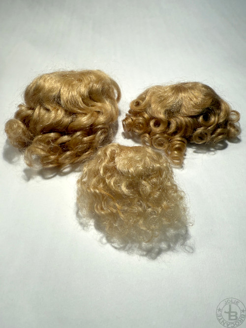 Doll wig